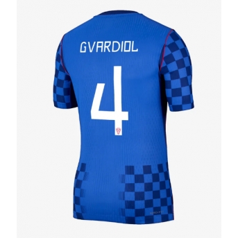 Billige Fotballdrakt Kroatia Josko Gvardiol #4 Replika Bortedrakt VM 2026 Kortermet